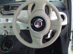 Fiat_500_steering_seat_081820142
