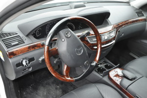 Mercedes_Benz_S550_seat-steering_070220151