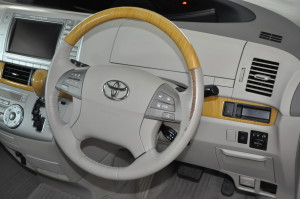 Toyota_Estima_steering_shiftnob_092120151