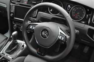VW_Golf_steering_122320151