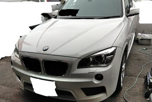 BMW X1 ダッシュボードの浮き補修 -1660 - 修理屋.com