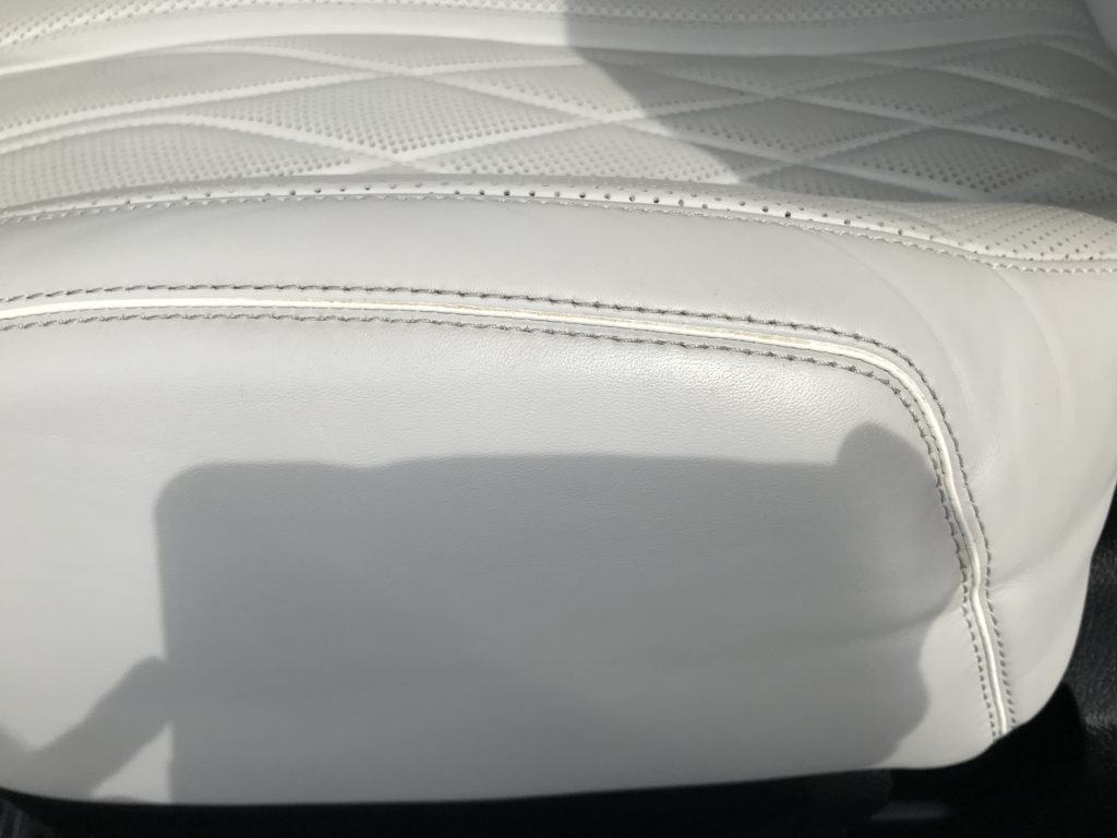 AMG S65 本革シートの色剥がれ補修