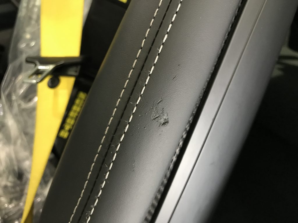 ポルシェ 911GT3 本革シートの色剥がれ補修