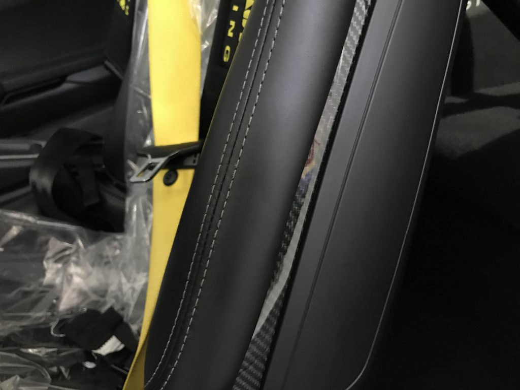 ポルシェ 911GT3 本革シートの色剥がれ補修