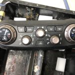 フェラーリ カリフォルニア エアコンスイッチのベタツキ汚れ補修