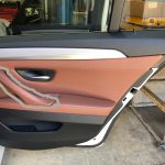 BMW 523d ドアインナーハンドルのベタツキ補修