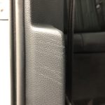 アウディ RS6 Bピラー(樹脂パーツ)の擦り傷補修