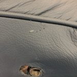 メルセデスベンツ 500SL 本革シートの小穴と小傷補修