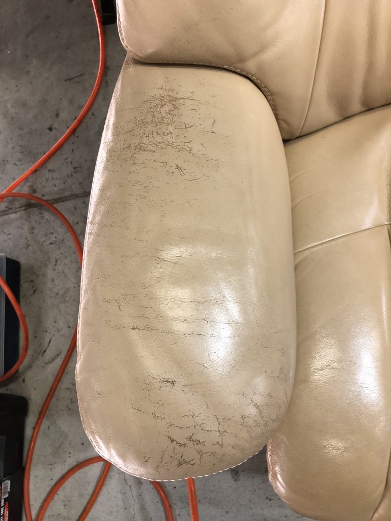 本革椅子の色剥がれ補修