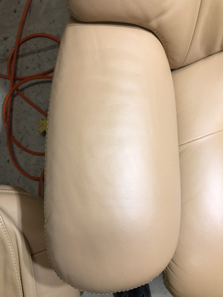 本革椅子の色剥がれ補修