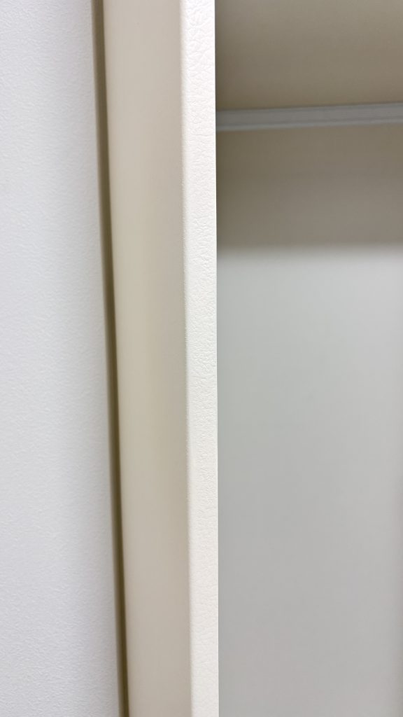 マンション クローゼット扉の穴補修