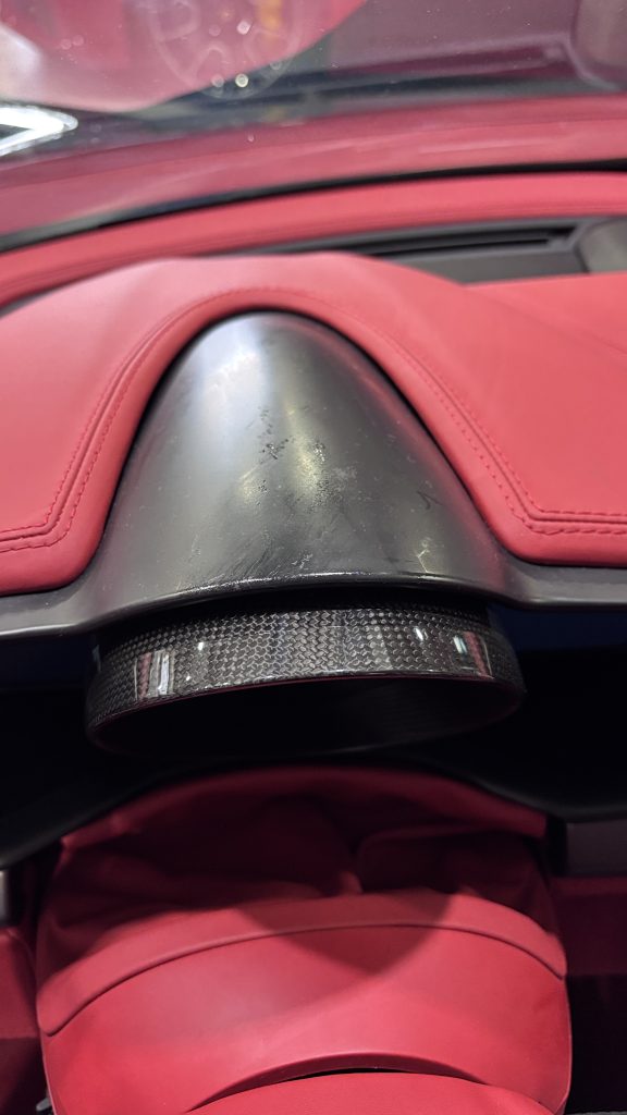 フェラーリ 458 メーターフード(樹脂部)のベタツキ補修