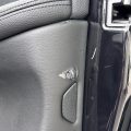 BMW X5 ドアトリムの凹み破れ補修