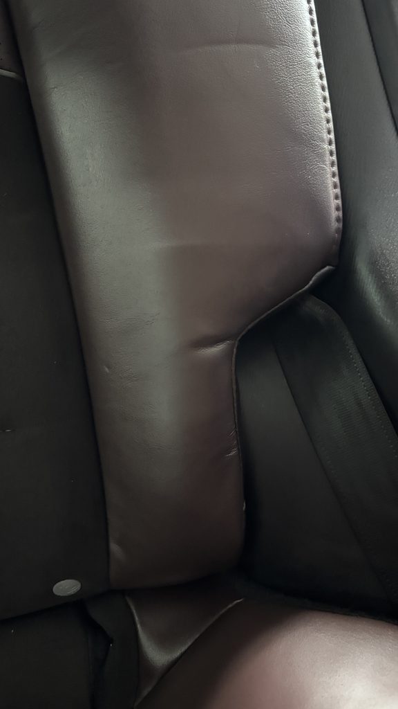 マツダ CX3 シートのシミ汚れ？補修