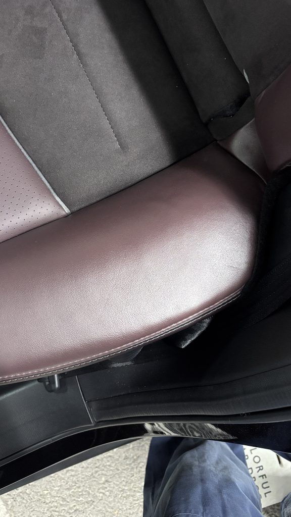 マツダ CX3 シートのシミ汚れ？補修