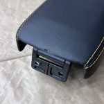 マクラーレン 540C センターコンソール蓋の破れ補修