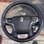 トヨタ クラウン ステアリングの表皮剝がれ補修