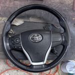 トヨタ エスクァイア ステアリングの表皮剝がれ補修