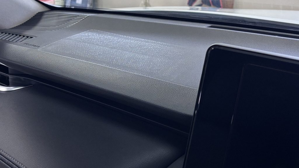 トヨタ ハリアー ダッシュボードのシート痕補修