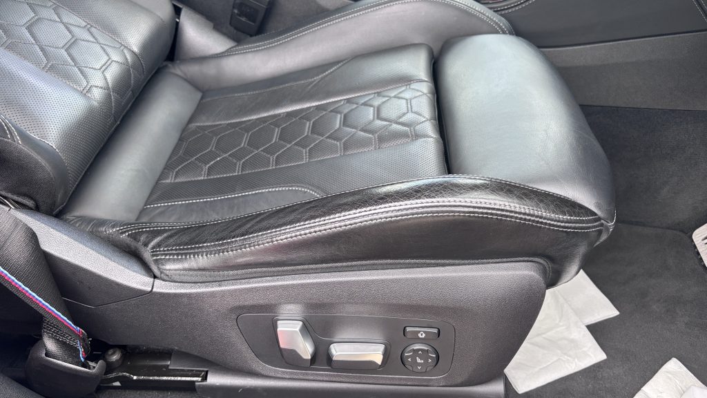 BMW X4 本革シートのテカリ補修