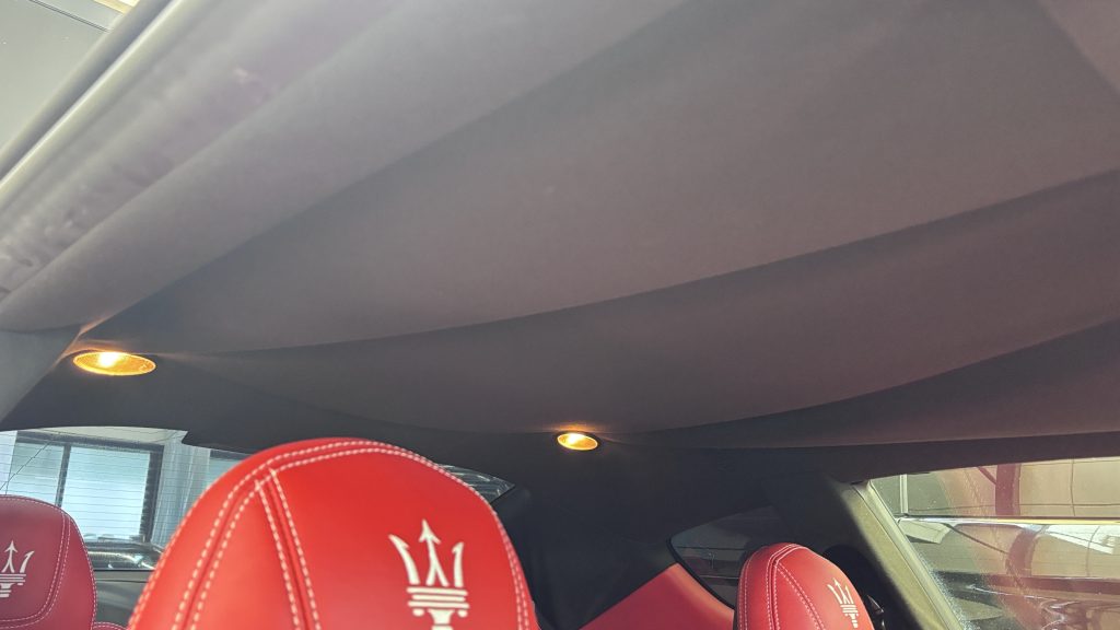 マセラティ グランツーリズモ ルーフライニング(天井生地)の剝がれ補修(張替え)