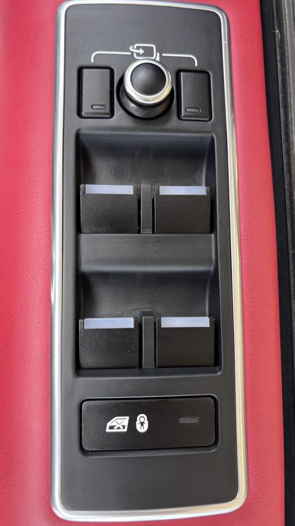 レンジローバー スポーツ パワーウィンドウスイッチのベタツキ補修