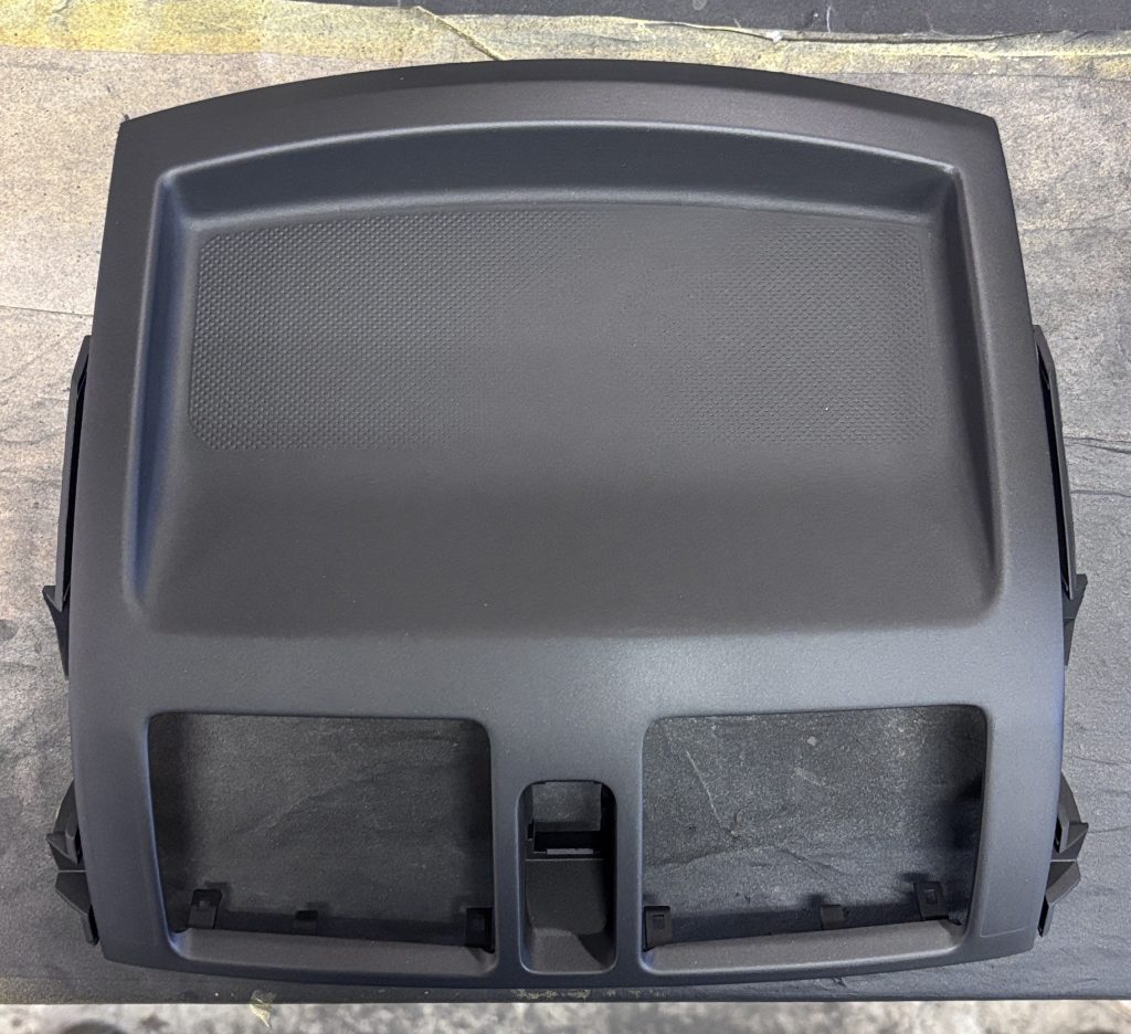 インパネの割れ補修