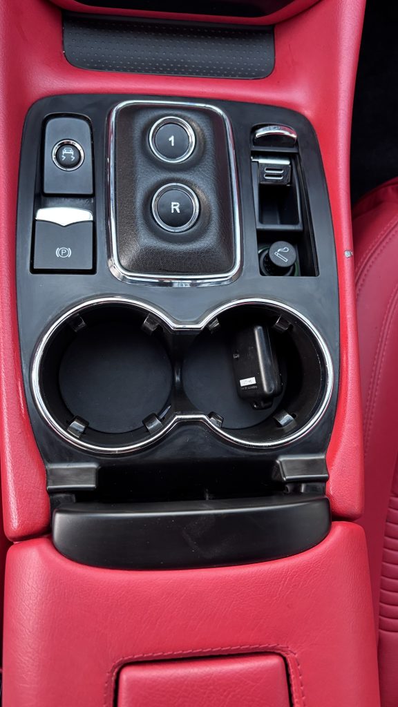 マセラティ グランツーリズモ センターコンソール周りのベタツキ補修