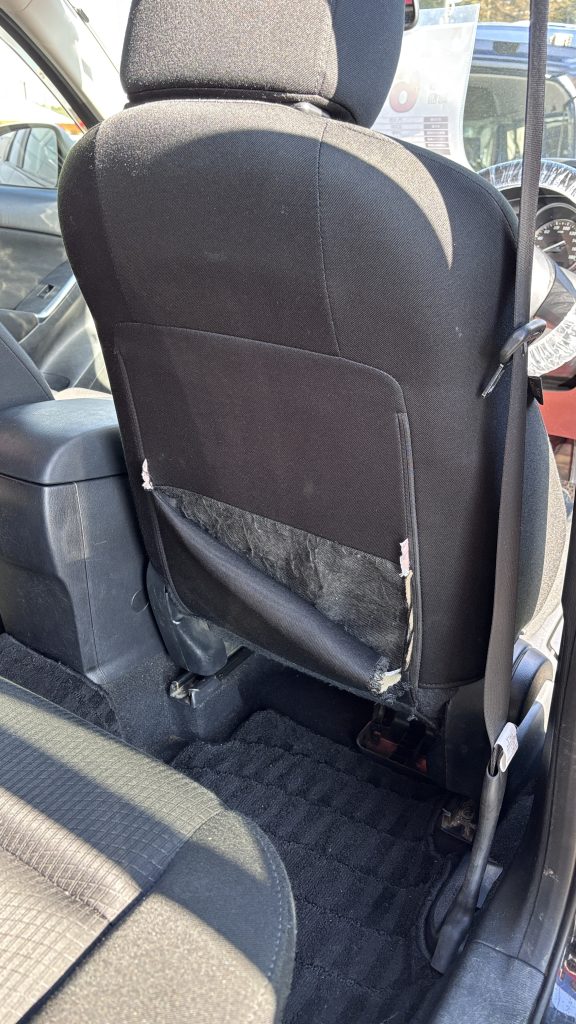 シート背面ポケット破れの補修(張替え)