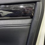 トヨタ アルファード ドアトリムのレザー部傷、樹脂部傷の補修