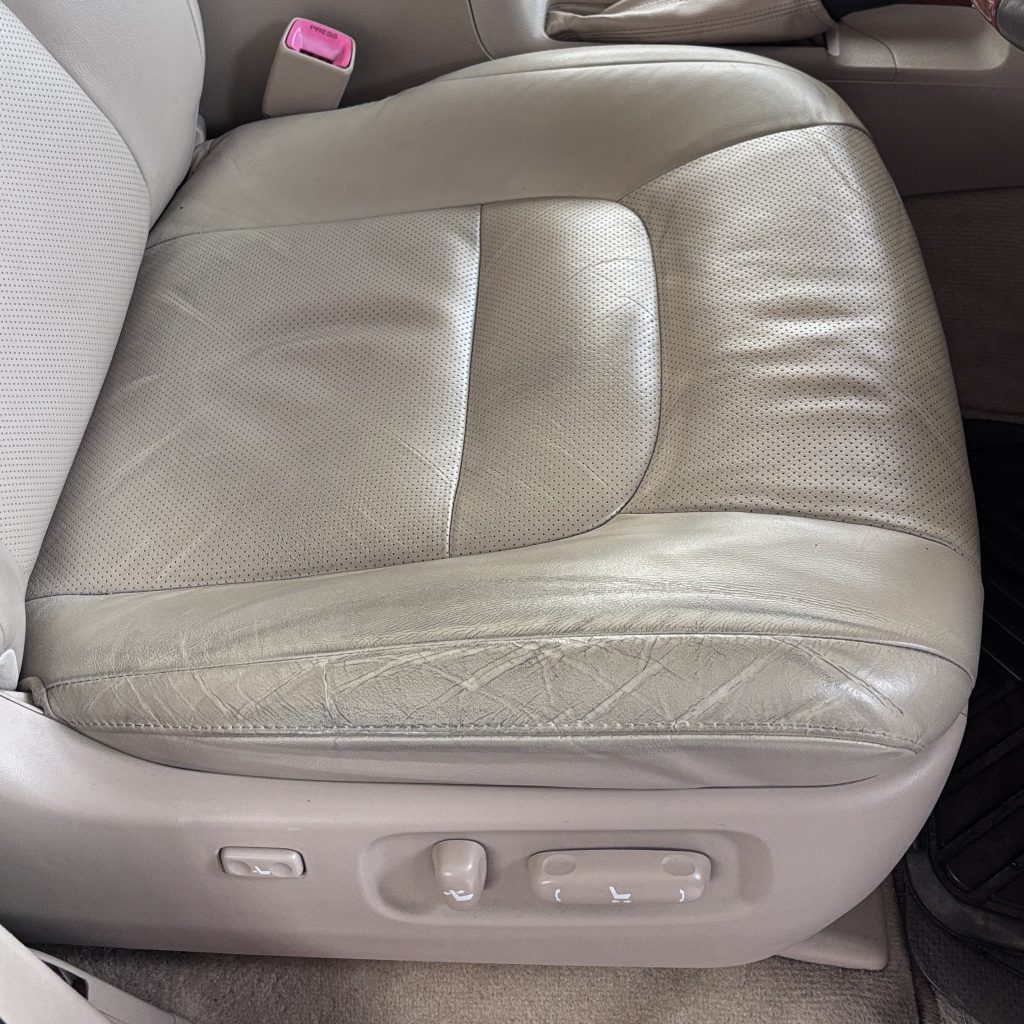 トヨタ ランドクルーザー 本革シートの皺とひび割れ補修