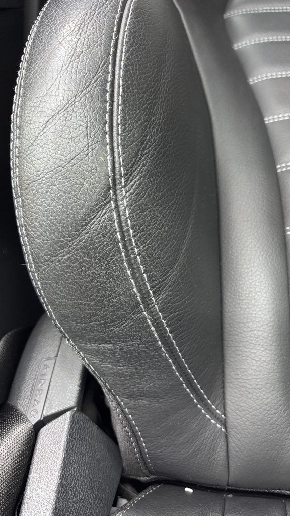AMG E43 本革シートの擦り傷補修