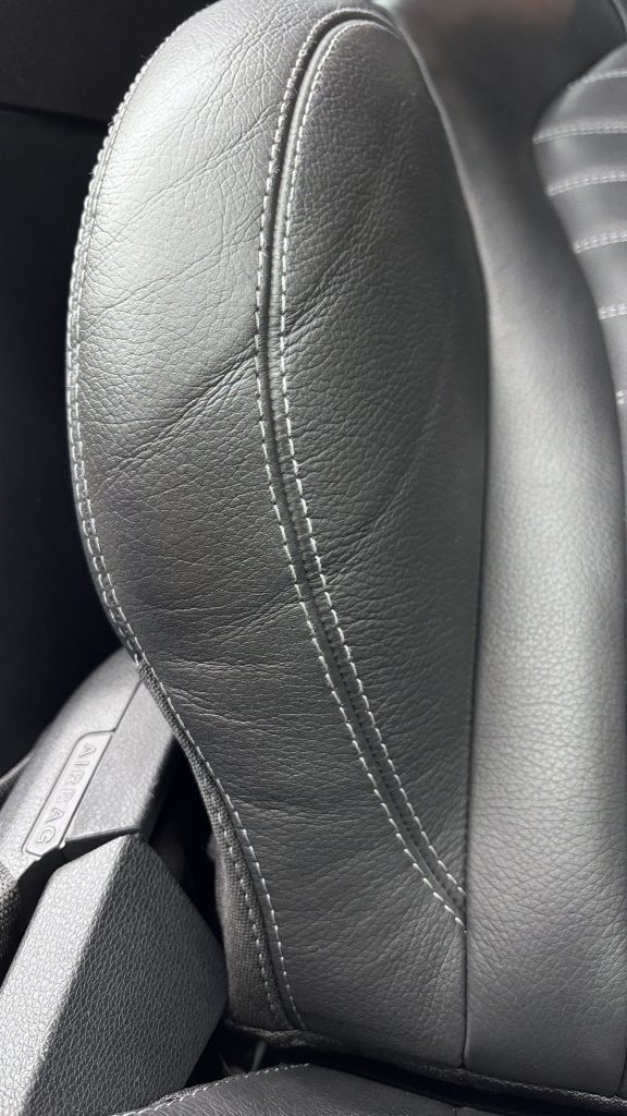 AMG E43 本革シートの擦り傷補修