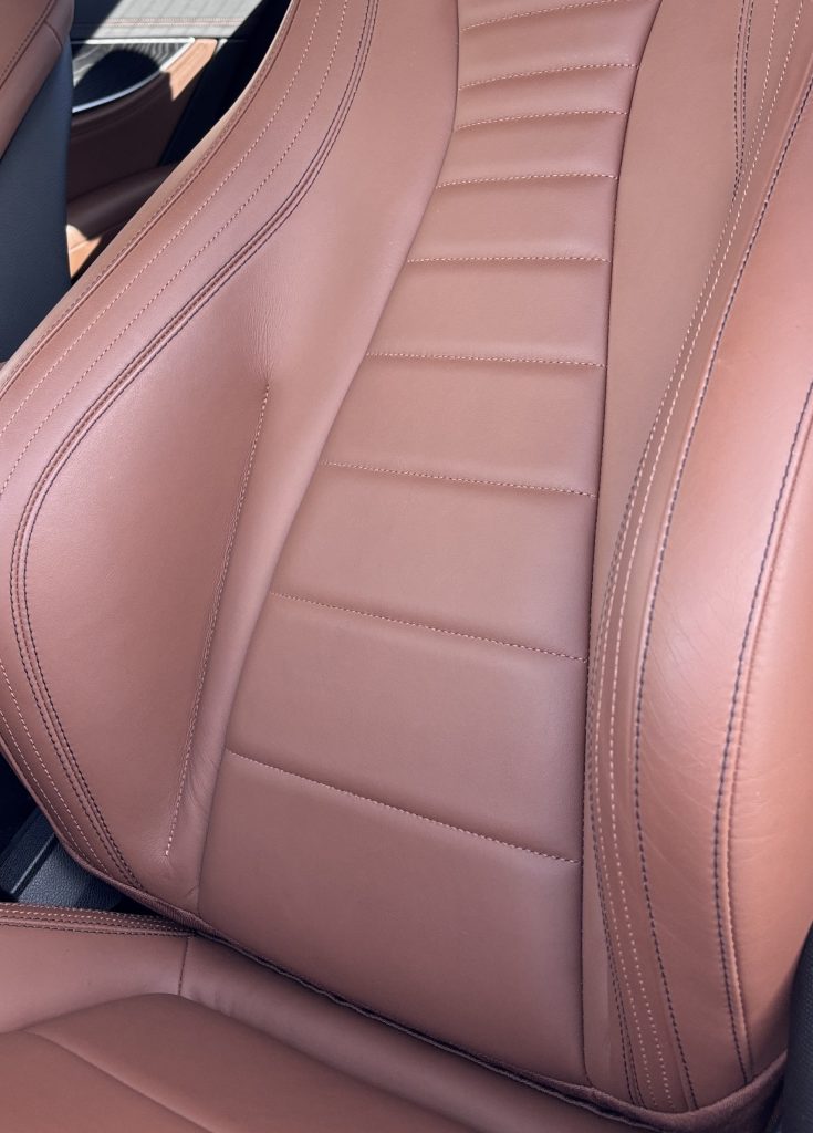 メルセデスベンツ E300 本革シートの擦り傷(小)補修