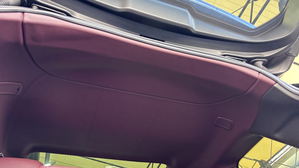 レンジローバー ルーフライニング(天井生地)の浮き補修