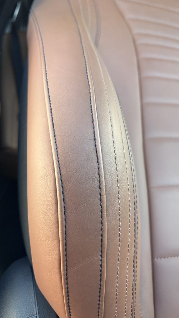 メルセデスベンツ E200 本革シートの擦れ補修